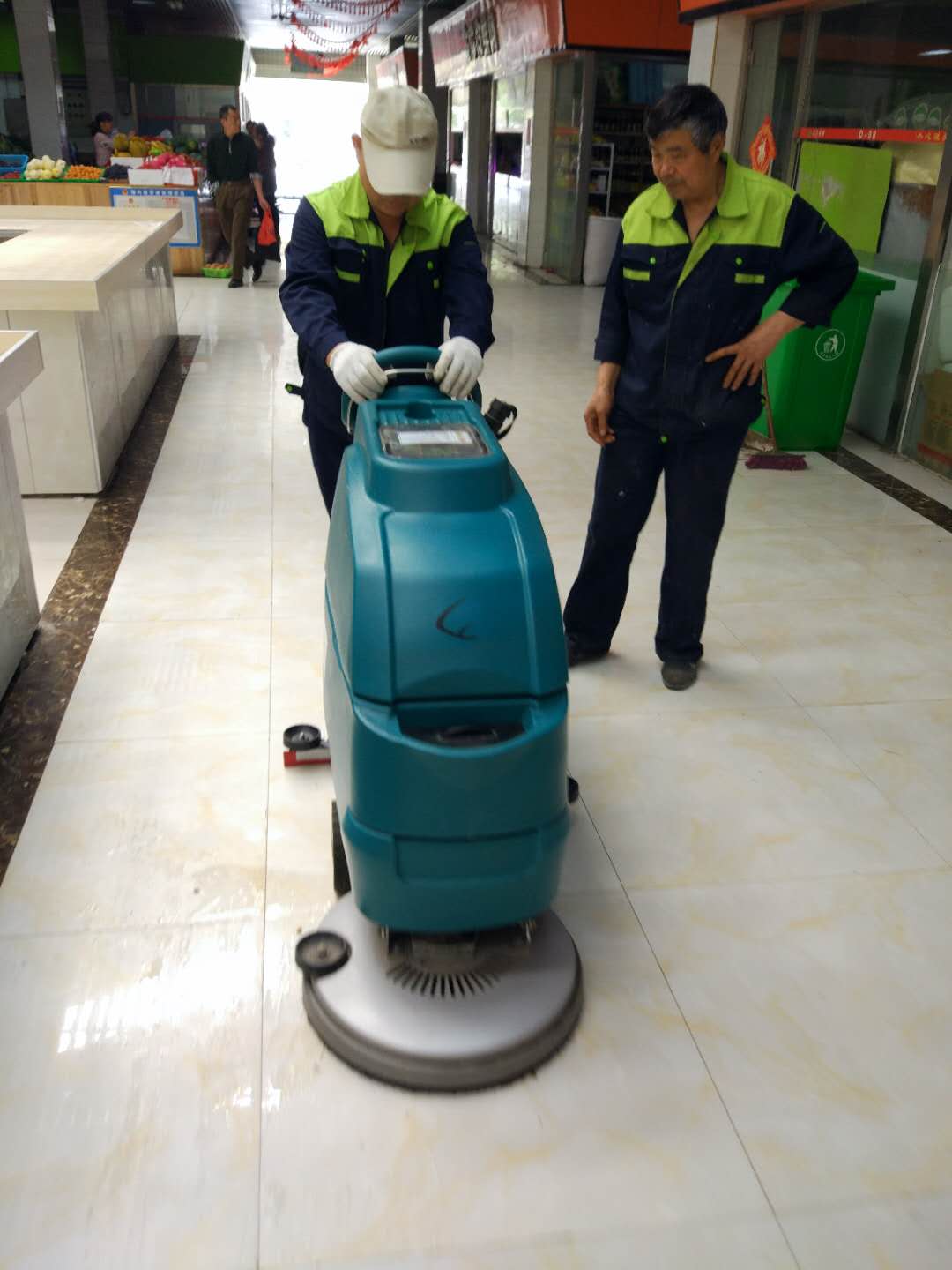 江蘇手推式洗地機(jī).jpg